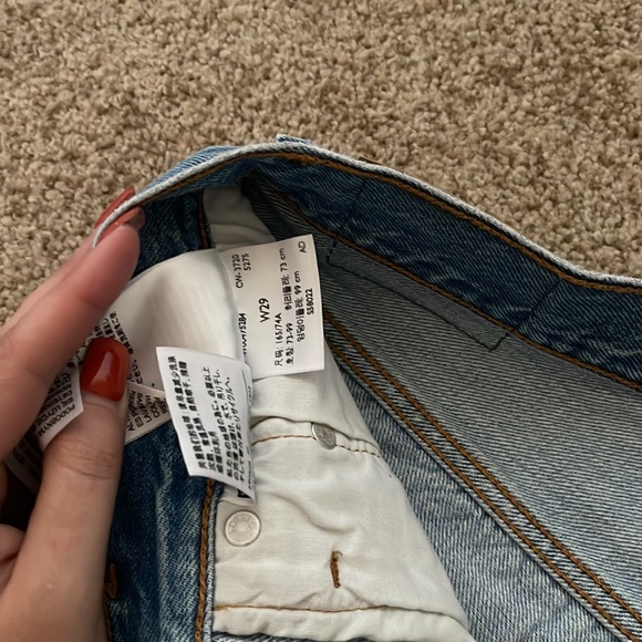 Levi Jean shorts - Picture 3 of 3